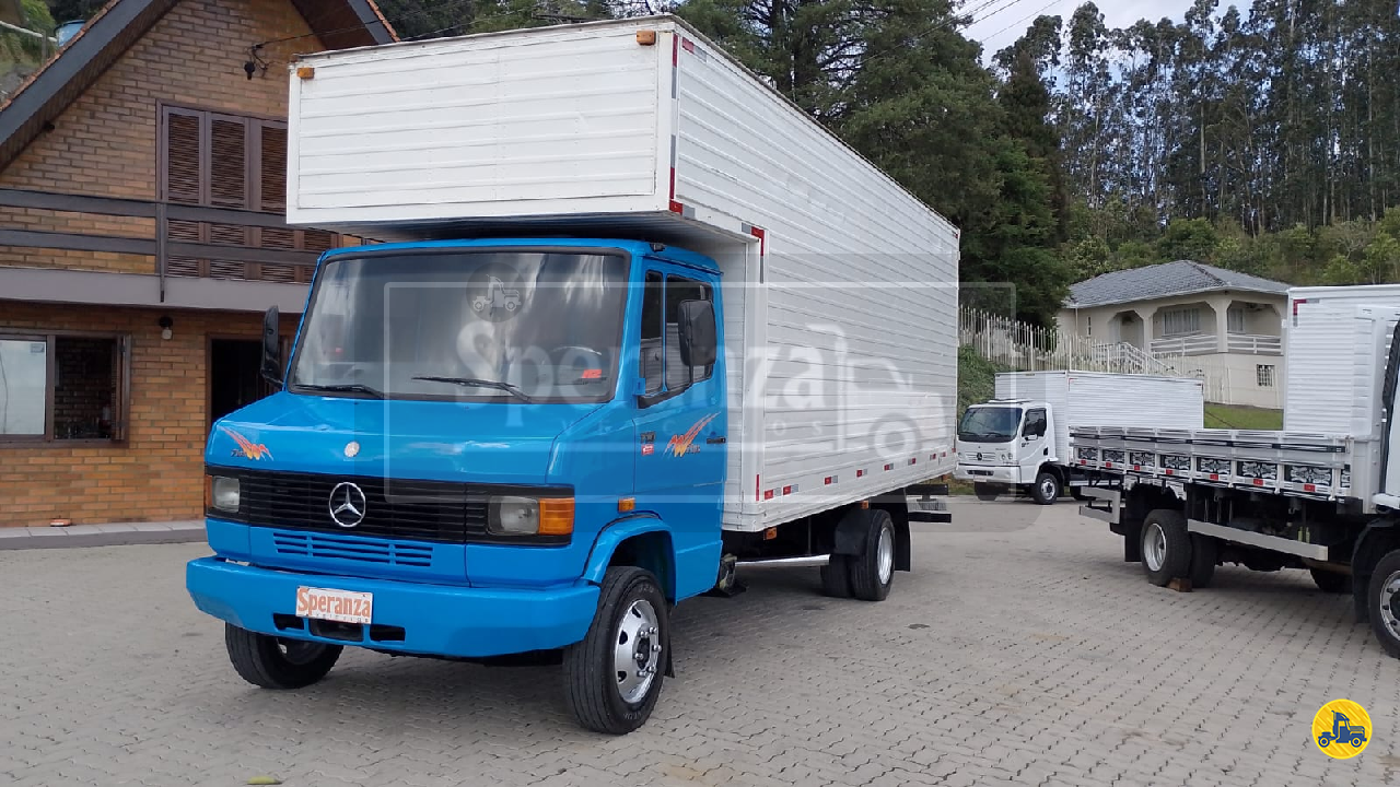CAMINHAO MERCEDES-BENZ MB 710 Baú Furgão 3/4 4x2 Speranza Caminhões GARIBALDI RIO GRANDE DO SUL RS